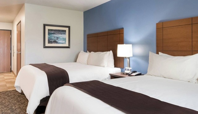 2 Stays, 2 Queen Beds Each – Comfy Rooms for Weekend or Vacation Escapes