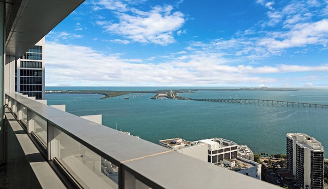 2-Story Brickell Penthouse Free Parking