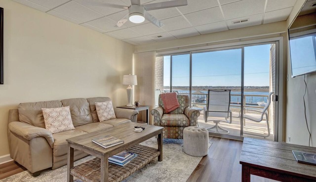 202 Banks Channel - Beautifully updated condo w/sound front views. Sleeps 4.