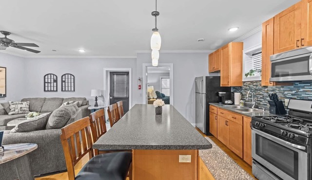 2BR Burlington Apartment!