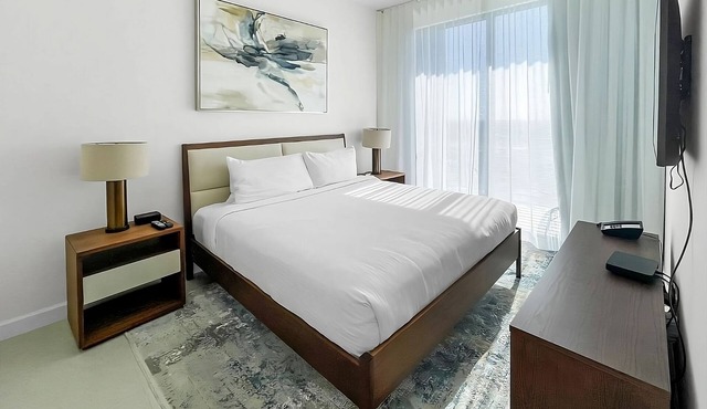 2BR Golf View Suite with Kitchen, Pool & Spa Access Near Golf Courses