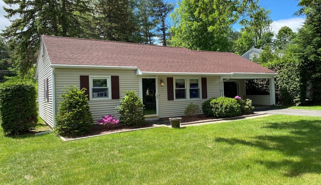 2BR house in a quiet neighborhood