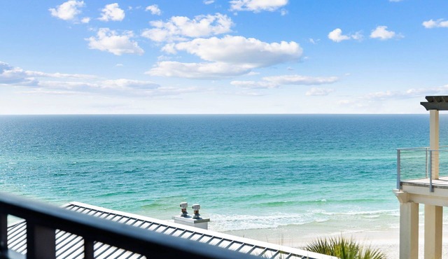 2nd Row Gulf View Beach Cottage, 335' of Private Beach, Gulf Front Community Pool,