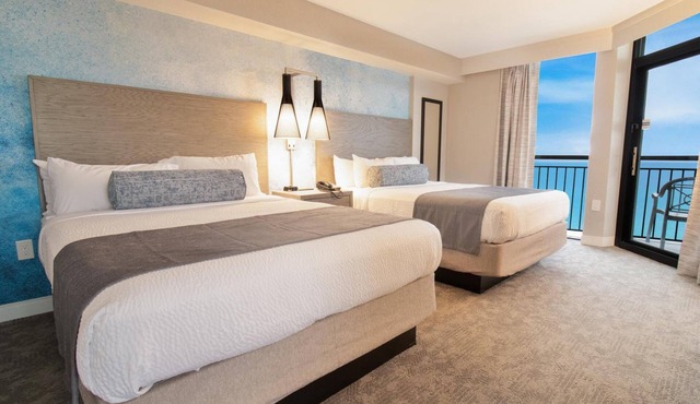 3 Balcony Suite by the Beach l Access to Pool Complex & Coastal Dining