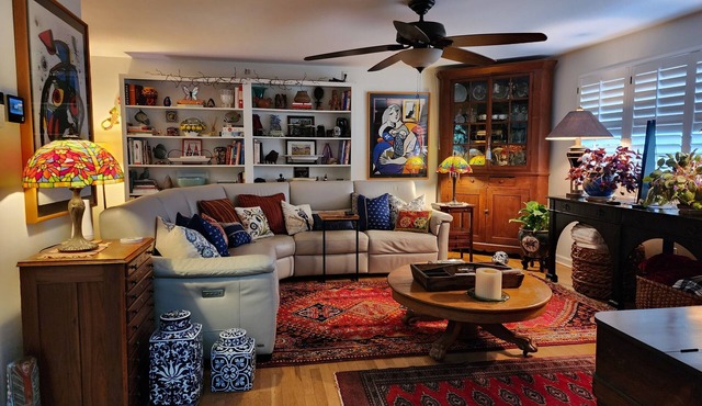 3 BDRM●3 BATH●EV CHARGER ● ECLECTIC ● PATIO ●GARAGE ●PARKING● MIN TO DNTWN