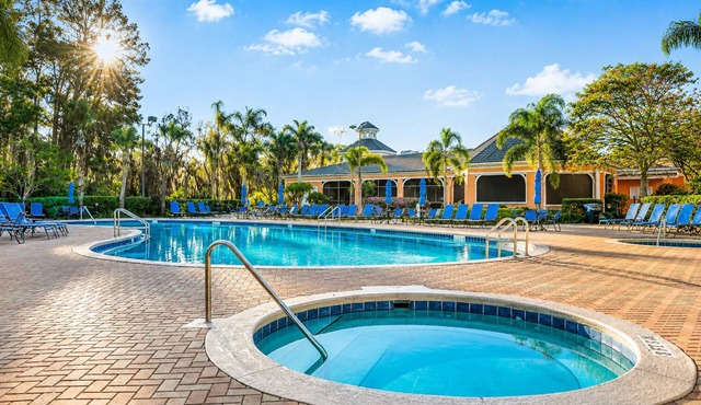 3 Bedroom Penthouse Villa Located in Bahama Bay Resort - Lake View!