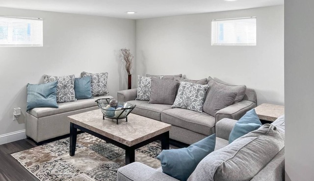 3 BR Ranch overlooking the Rivernn