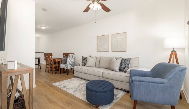 3 King Beds; Walk to Umstead; 5 Mi. to Airport; Lenovo Center; Quiet