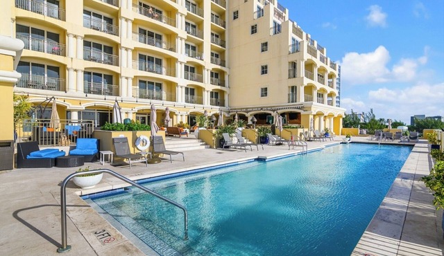 3 Ocean View King Suites w/Beachfront Access, Pool and Spa