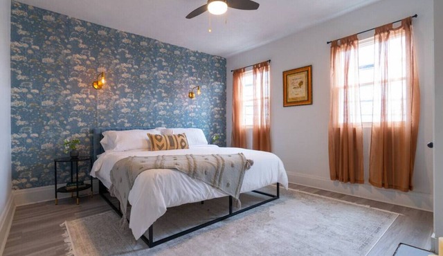 307 37th St · Lawrenceville Row House - Walk to Everything!