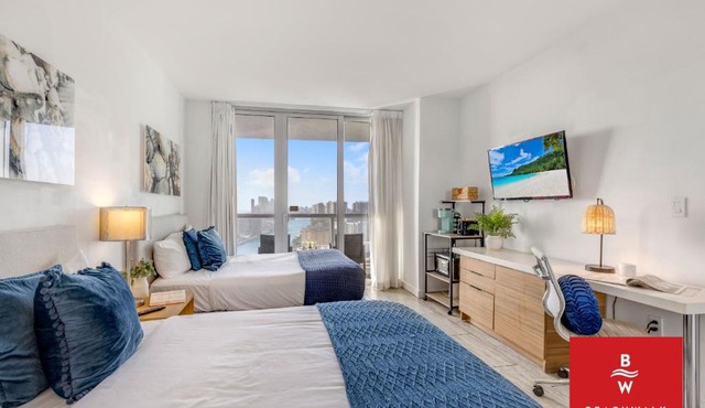 30th Fl Beachwalk Studio Bay Balcony