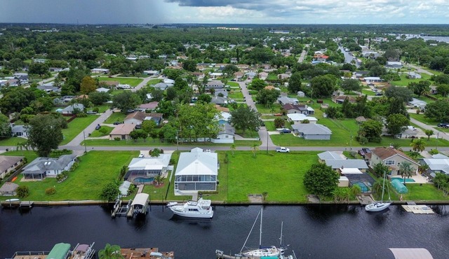 3BR Home River Access Boating Screened Lanai