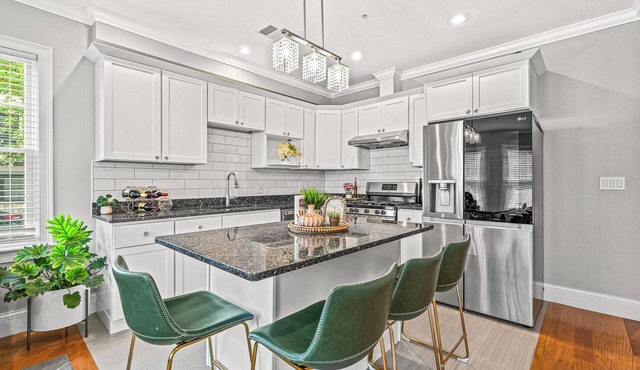 3BR2BA Retreat - 2min to Savin Hill Station