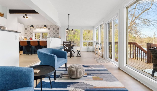 => 4 bdr 2 full baths, renovated house in Île-Perrot, Quebec.
