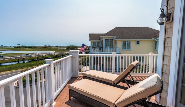 4 Bed, 4.5 bath Home in Verandah Bay Community! Close to Fenwick Island & Ocean City Beaches, Community Pool, Elevator, Free Wifi!