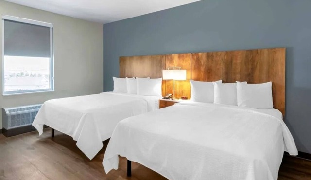 4 Family Friendly Suite | Kitchen | Free Breakfast | Onsite Pool | Free Parking