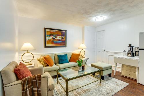 4 Mi to Lake Bernard Frank! Bright Unit w/Patio