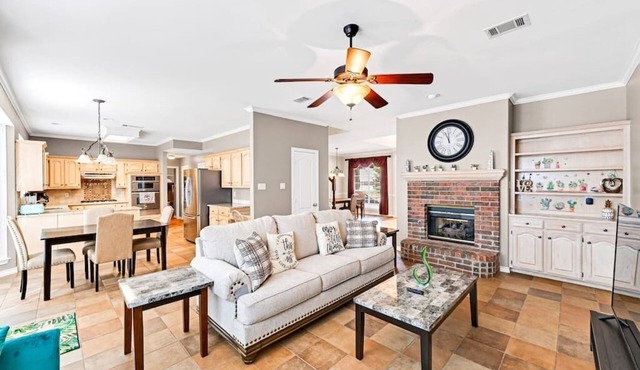4BR, 2.5BA, sleeps 10, Carroll ISD