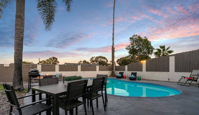4BR Pool and Fast WiFi Fifteen Min to SD