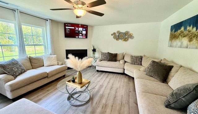 5 bedroom spacious in quiet neighborhood