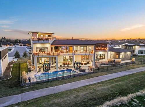 6K SQFT Lux Heated Pool Hot Tub Sauna Speakeasy