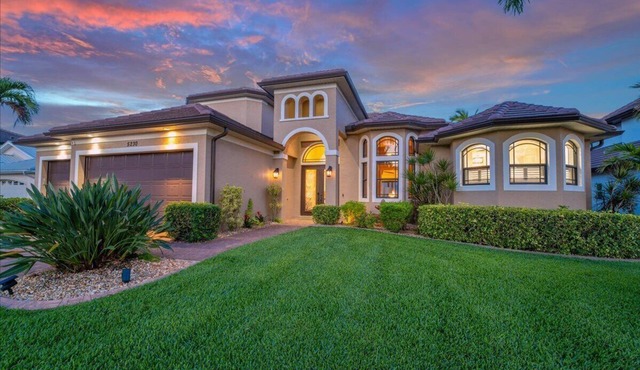 90Degree Heated Pool/Spa - Nature Preserve SW Spreader Views