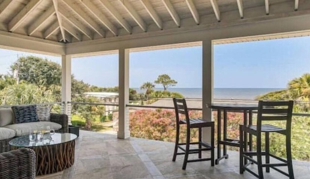 A Little Gem - Ocean Views with Private Elevator