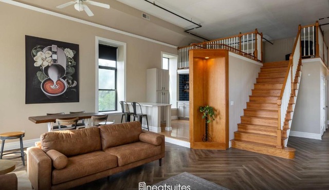 Above Coffee Shop, Cincy Hilltop Apt, City Views!