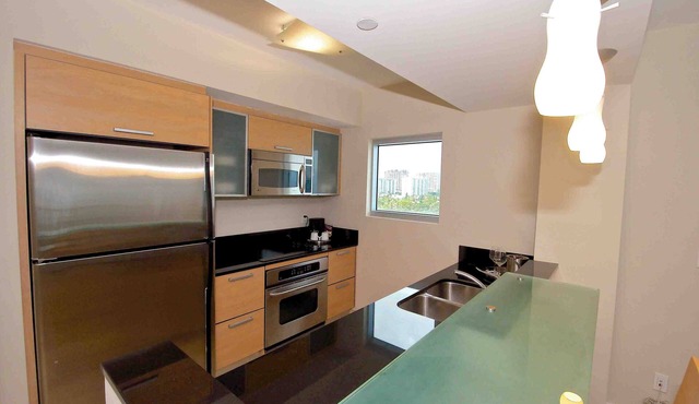Access All Hotel Amenities - OceanFront Sleeps 6