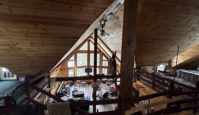Accessible private spacious lakefront playhouse
