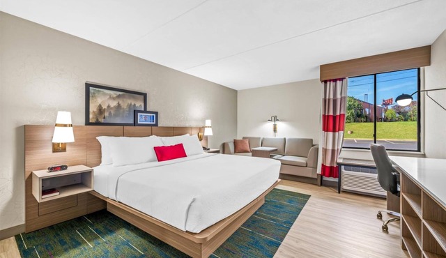 Affordable Stay w/Free Breakfast | Near Statesville Historic District - 2 miles