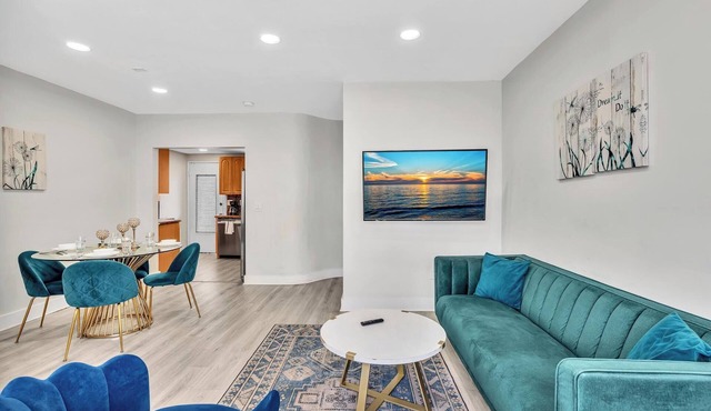 Airy 2BR in Bay Harbor Islands close to beach, shopping, and dining