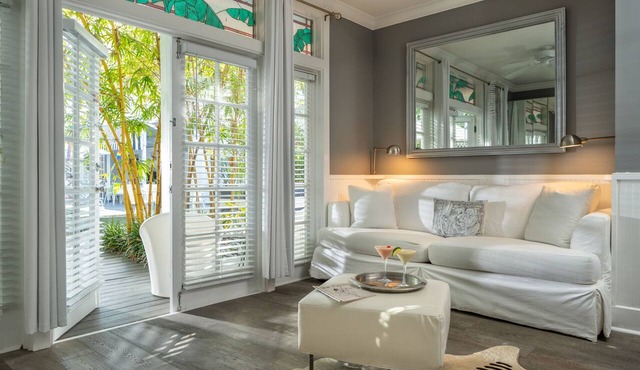 Alexanders Guesthouse - Adult Exclusive, LGBTQ Friendly