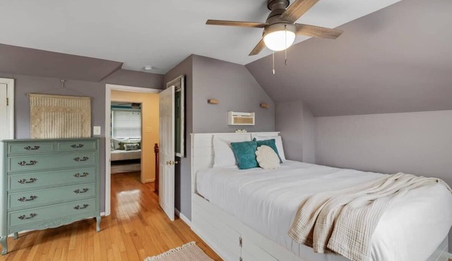 ALX Cape Cod 3-BR Near Old Town & Mount Vernon