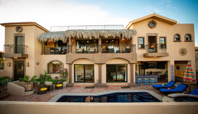 Amazing 3 Bed, 3 Bath, with 2 Pools, Rooftop Patio and Breathtaking Ocean Views
