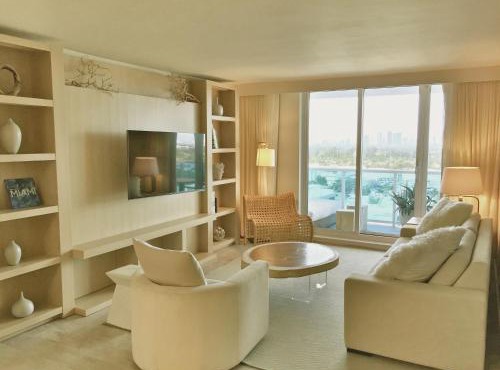 Amazing View 1 Hotel Corner Unit 2BR 2BA w Balcony