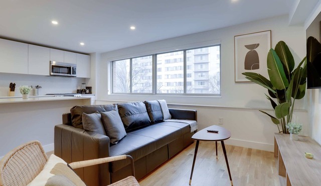 Apartment Just 10 Minutes Away to Airport