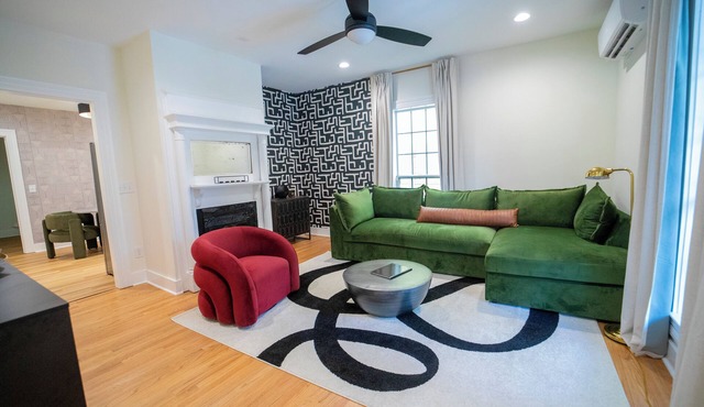 Art Deco Apartment in Historic Hospitality House