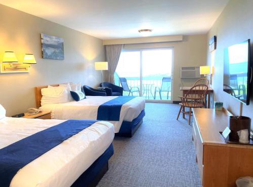 Atlantic Eyrie Lodge