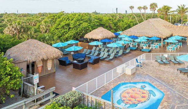 Atlantic King Room | Direct Beach Access, Heated Outdoor Pool & Seafood Dining