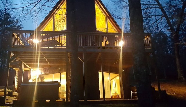 Aunt B's Retreat · 2 Private Acres!
