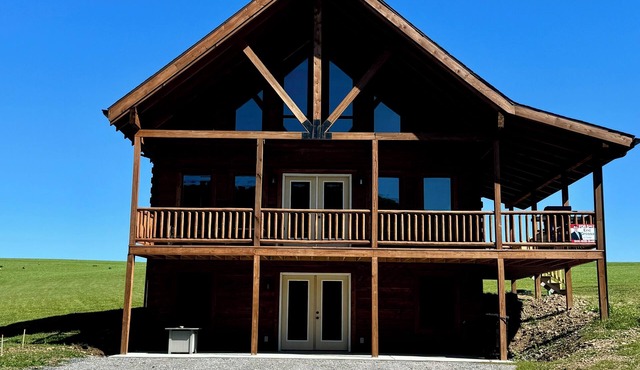 Authentic Hemlock Log Cabin 4 Bedroom Ski Chalet On Lake And Next To Ski Slopes