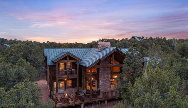 Authentic log cabin minutes from Zion NP