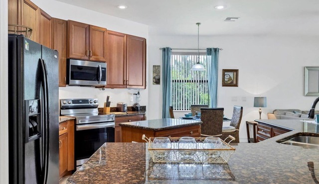 🥇 Awesome 3bd home with private pool (CH816)