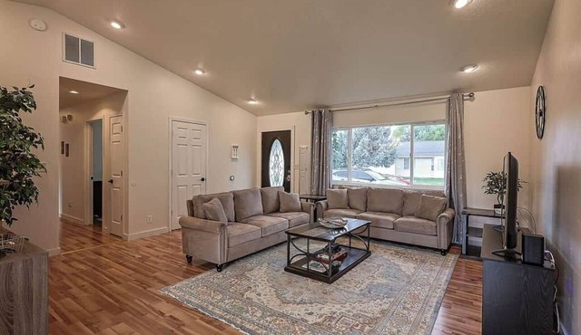 Backyard Playhouse Retreat – Twin Falls