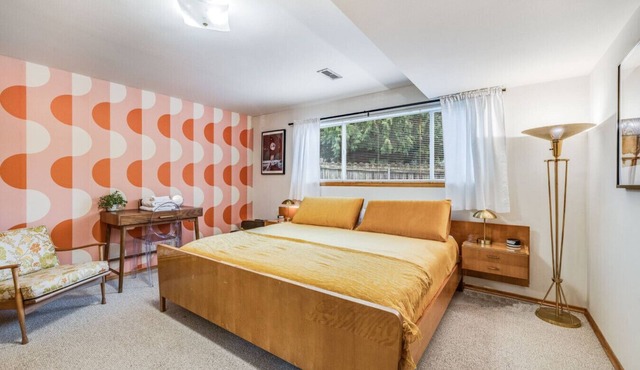 Basement Apartment with Speakeasy & Hot Tub