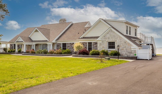 BAY FRONT Rehoboth Beach Beach House w/Boat Dock Sleeps 12
