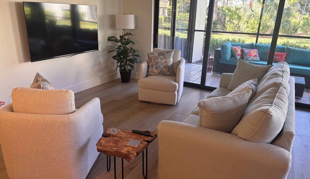 Beach access, newly renovated living room and bedrooms, and all new furniture.