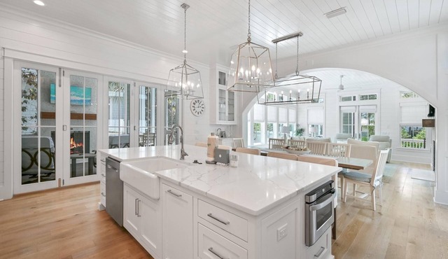 Beach Retreat with Golf Cart, Pool and Bikes