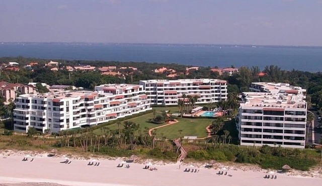 Beachfront 2 BR/2 BA At Players Club By FVC